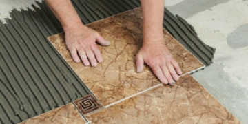 Как класть плитку на пол