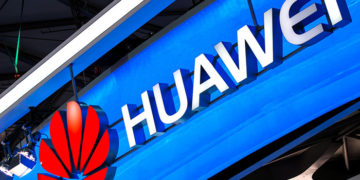 Huawei переправила американские деньги в Россию