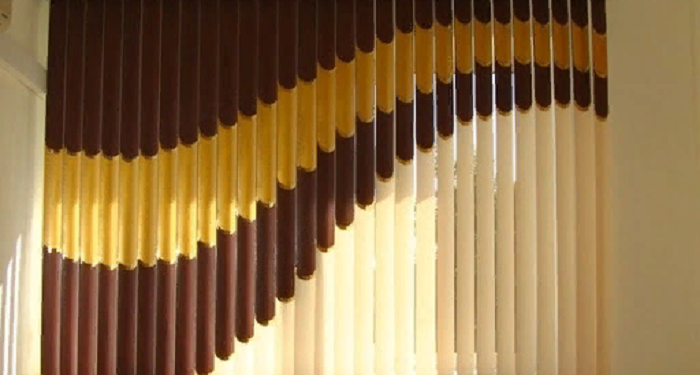 Достоинства и монтаж вертикальных жалюзей на окна