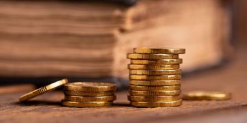 Со старыми деньгами прощается Украина