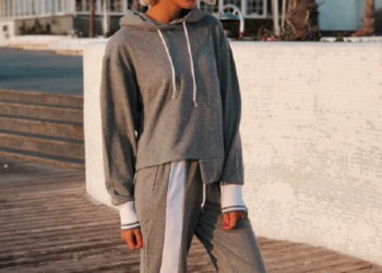 Женские спортивные костюмы: модные тенденции и выбор