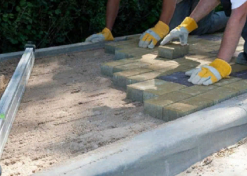 Этапы и правила укладки тротуарной плитки на песок