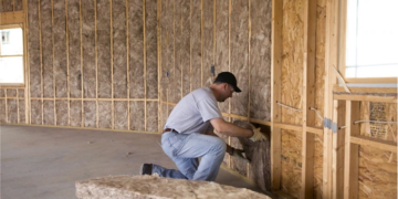 Утепление стекловатой: достоинства, правила и технология