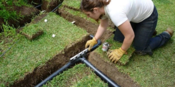 Правила и этапы устройства автополива газона