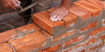Особенности и технология кладки кирпичной стены