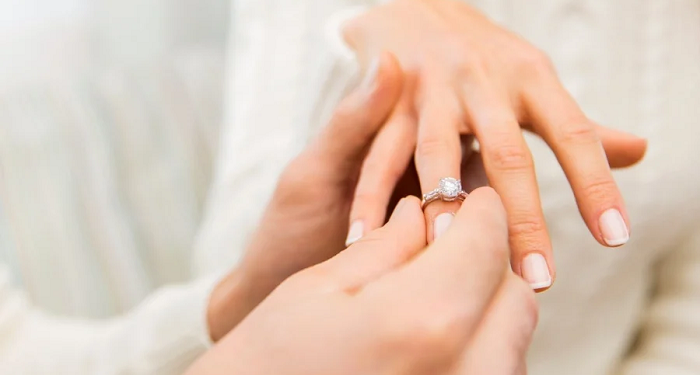 Советы по выбору кольца для предложения руки и сердца