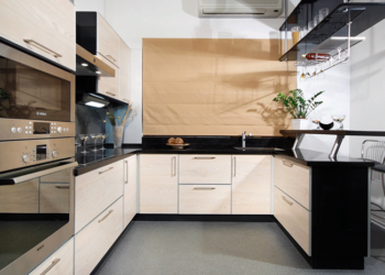 Как правильно установить и собрать П-образную кухню