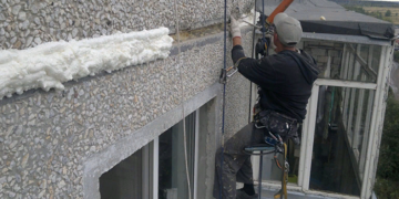 Как правильно выполнить утепление межпанельных швов