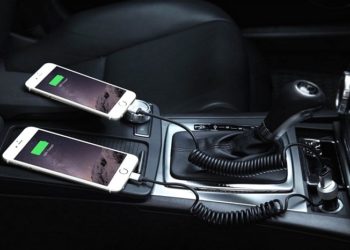 Автомобильная зарядка для смартфона: правила выбора устройства