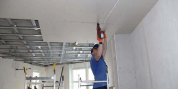 Делаем потолок из гипсокартона: правила и этапы
