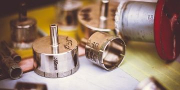 Коронка по плитке для розеток: как выбрать и применять?