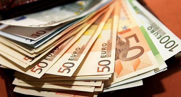 Обмен евро в Украине: куда обращаться за выгодным курсом