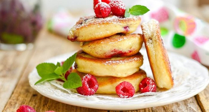 Пошаговый рецепт приготовления яблочных оладий на кефире