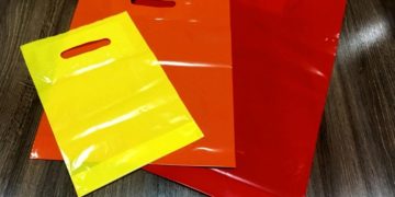 Почему лучше взять с собой в магазин пакет банан: достоинства изделия