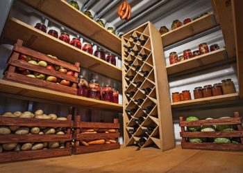 Преимущества установки пластикового погреба и его монтаж