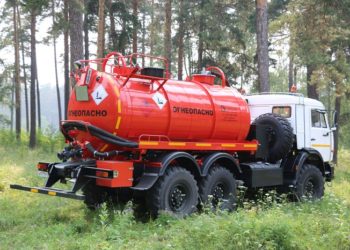 Вакуумная автоцистерна: назначение и применение техники