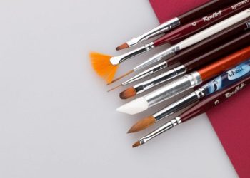 Существующие разновидности кистей для нанесения дизайна на ногти