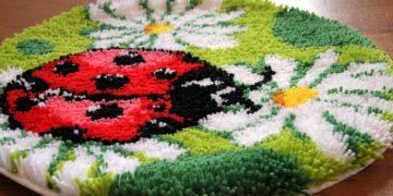 Ковровая вышивка: правила выполнения работ и стадии процесса