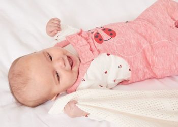 Требования к одежде для новорожденных и критерии выбора