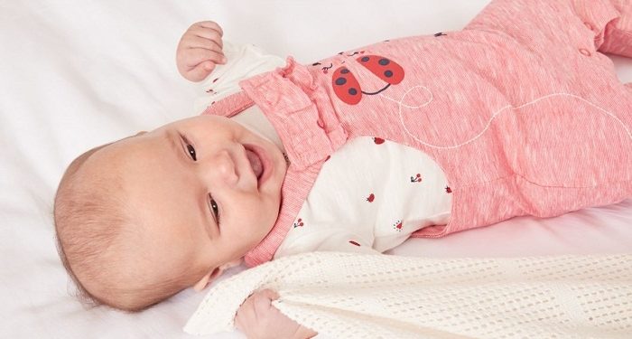 Требования к одежде для новорожденных и критерии выбора