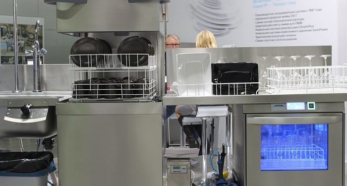 Профессиональные посудомоечные машины: требования и выбор устройства