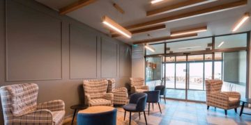 Светильники из дерева: достоинства и отличительные особенности