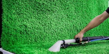 Как осуществляется химчистка ковра из искусственных материалов?