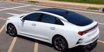 Обзор автомобиля KIA K5: отличительные особенности модели