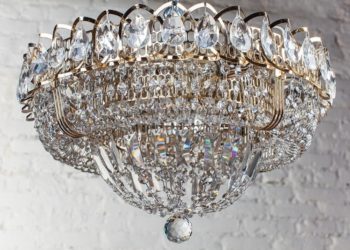Гусь-Хрустальный завод люстр: достоинства и монтаж изделий