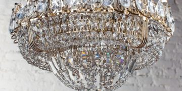 Гусь-Хрустальный завод люстр: достоинства и монтаж изделий