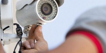 Монтаж камеры наружного наблюдения: последовательность работ