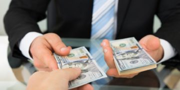 Как получить второй кредит, если еще не погашен первый?