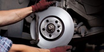 Основные этапы замены передних тормозных дисков своими руками