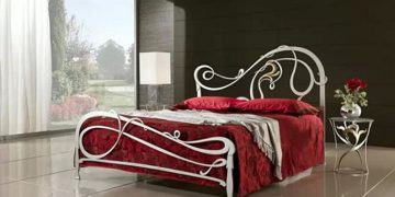 Кованые кровати как элемент интересного и органичного интерьера