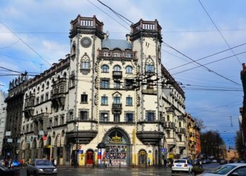 Что посмотреть в Санкт-Петербурге: обзор необычных экскурсионных маршрутов