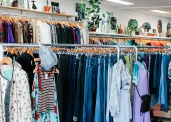 Где найти и как купить стоковую одежду у компании StockHouse