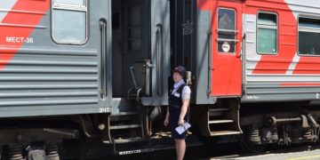 Как стать проводником вагона и ключевые обязанности специалиста