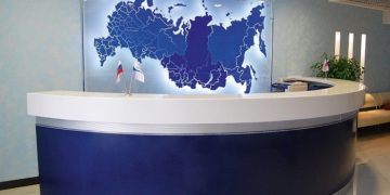 Ресепшн из акрилового камня: достоинства материала и производство