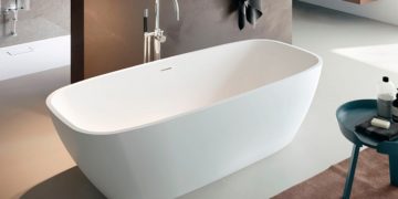 Положительные стороны ванны из искусственного камня и правила ухода