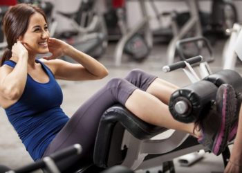 Советы для девушек перед походом в спортзал и правила проведения тренировки