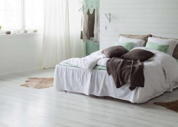 Достоинства укладки ламината в спальне и базовые правила