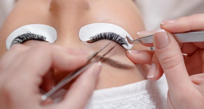 Наращивание ресниц как бизнес: с чего начать и что нужно для старта?