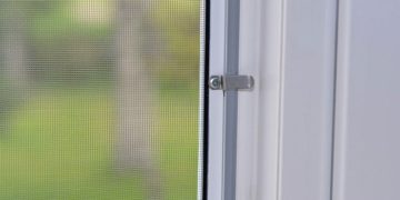 Преимущества использования рамочной противомоскитной сетки