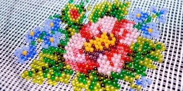 Вышивка бисером: необходимые в процессе инструменты и материалы