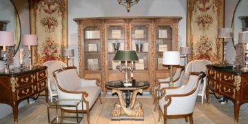 Антиквариат в современном в интерьере: критерии выбора и советы