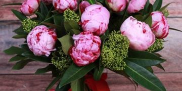 Интересные идеи для сборки букетов из пионов и полезные советы