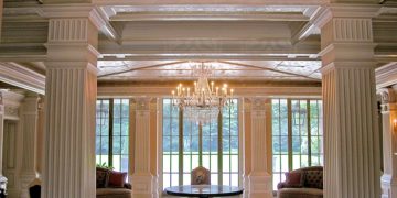 Чем выделяется античный стиль и его применение в интерьере?