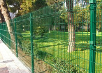 Перечень преимуществ 3D заборов и установка конструкции