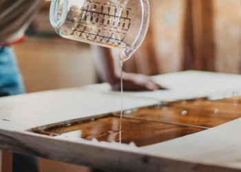 Эпоксидная смола в строительстве: варианты и правила применения