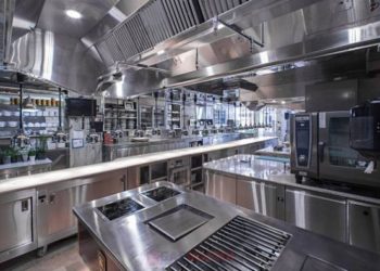 Кухонное оборудование для кафе и ресторанов: базовые требования и критерии выбора